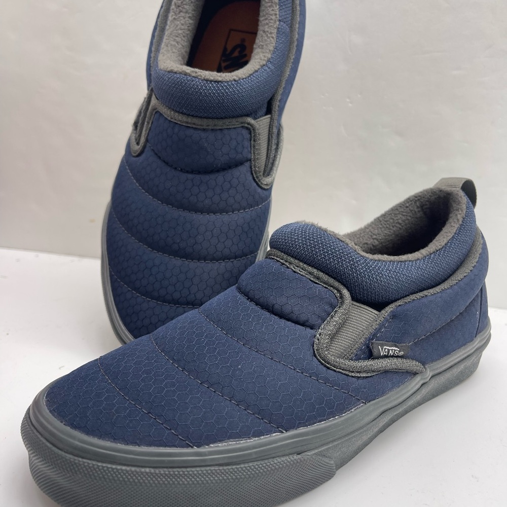 Vans WMNS
Cozy Mesh Parisian Night
VN0009QUJDU Blue Slip-On Sneakers - Picture 15 of 16